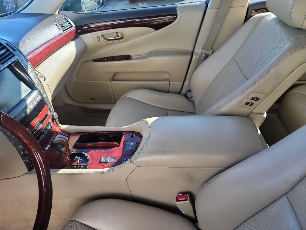 2007 Lexus LS 460 Image 8