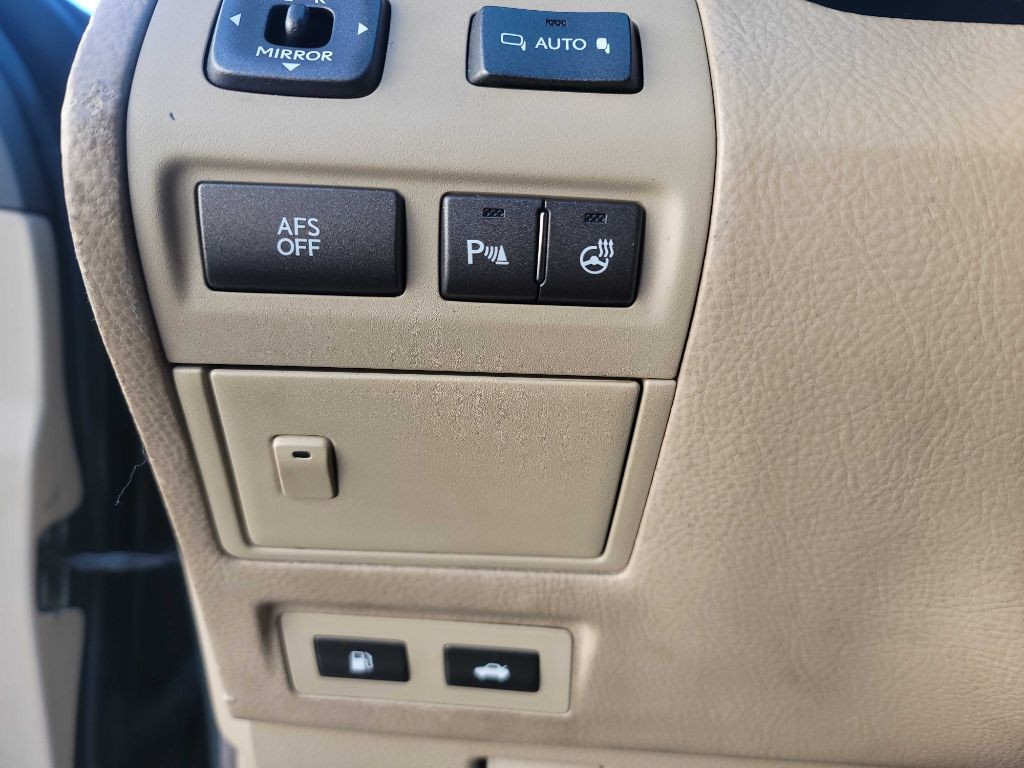 2007 Lexus LS 460 Image 15