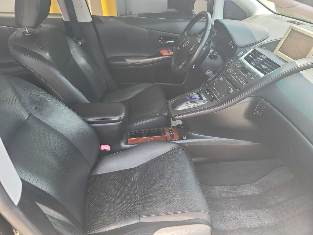 2010 Lexus HS 250h Image 11