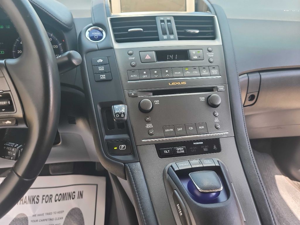 2010 Lexus HS 250h Image 16