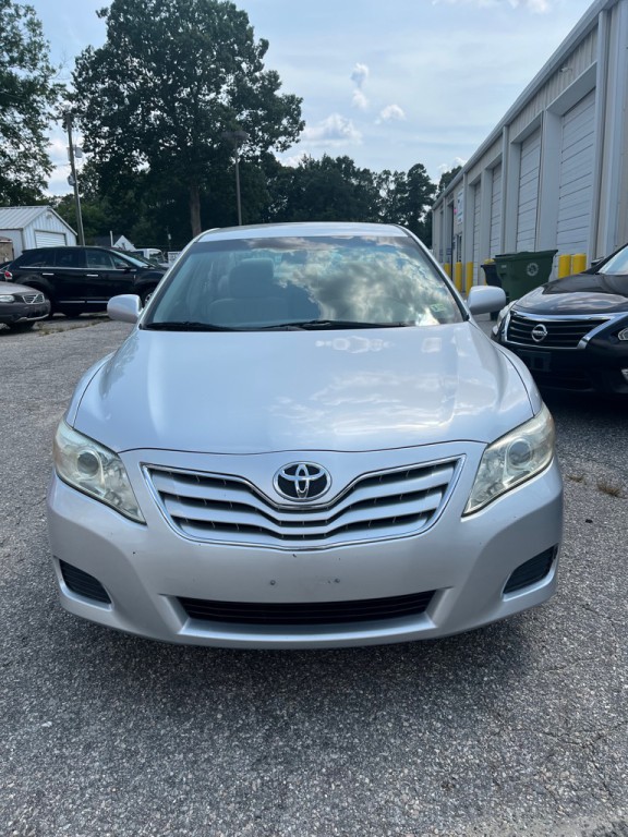 2011 Toyota Camry Image 2