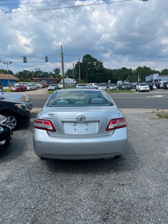 2011 Toyota Camry Image 4