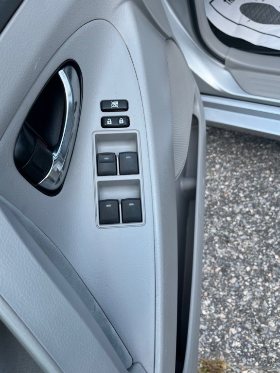 2011 Toyota Camry Image 8
