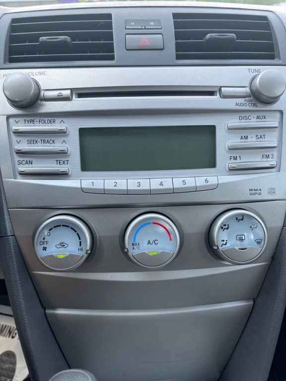 2011 Toyota Camry Image 12