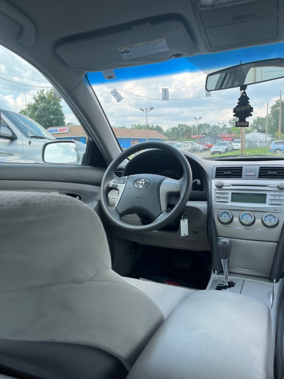 2011 Toyota Camry Image 16