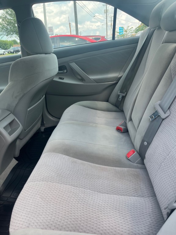 2011 Toyota Camry Image 17