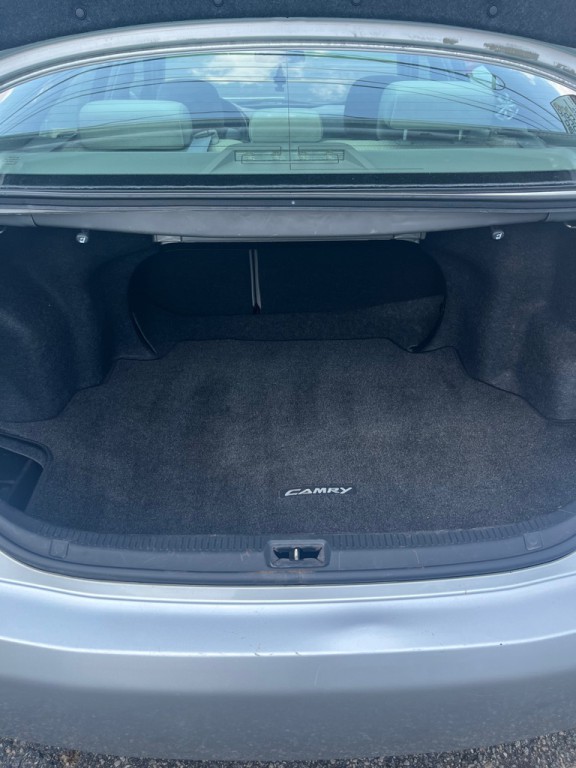 2011 Toyota Camry Image 19