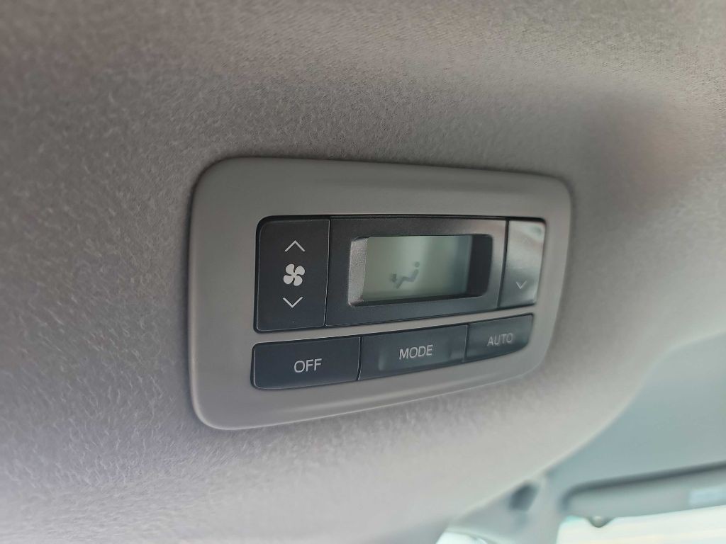 2014 Toyota Sienna Image 20