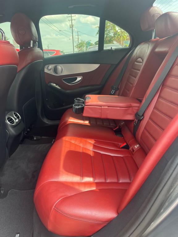 2019 Mercedes-Benz C-Class Image 19