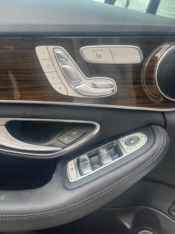 2018 Mercedes-Benz C-Class Image 6