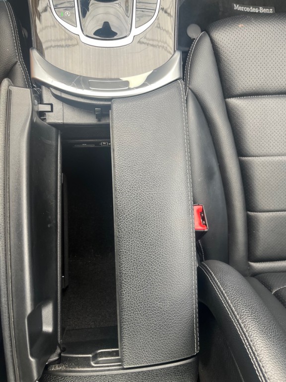 2018 Mercedes-Benz C-Class Image 12