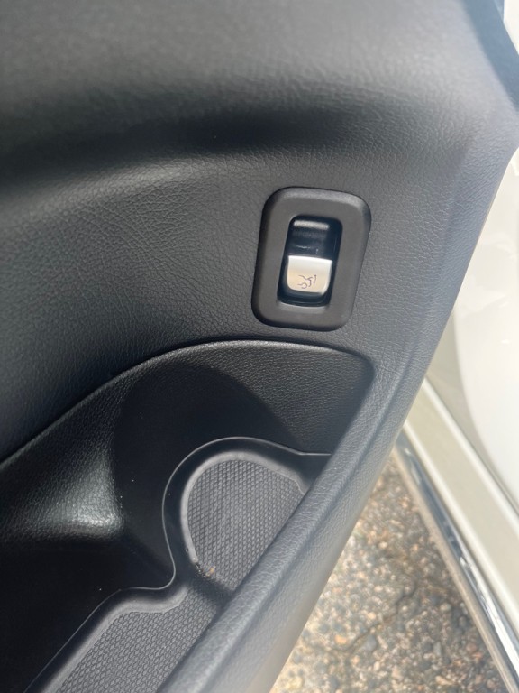2018 Mercedes-Benz C-Class Image 15
