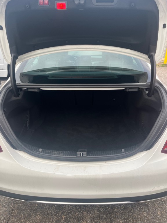 2018 Mercedes-Benz C-Class Image 19