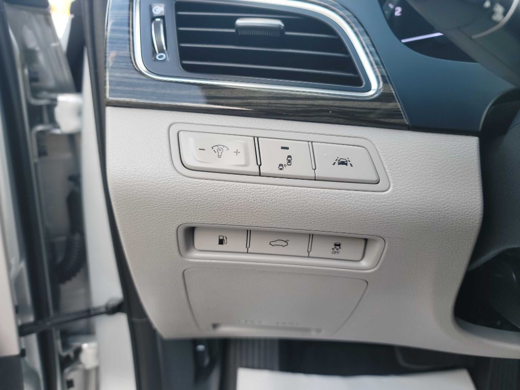 2016 Hyundai Sonata Image 10