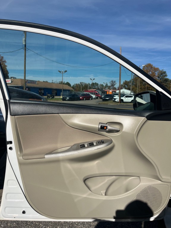 2013 Toyota Corolla Image 6