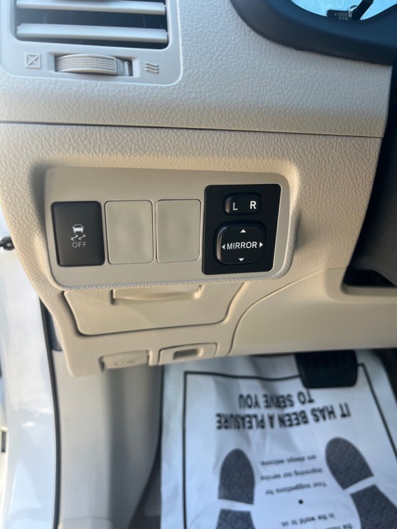 2013 Toyota Corolla Image 9