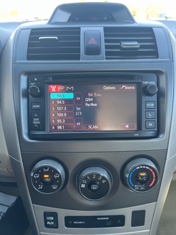 2013 Toyota Corolla Image 11