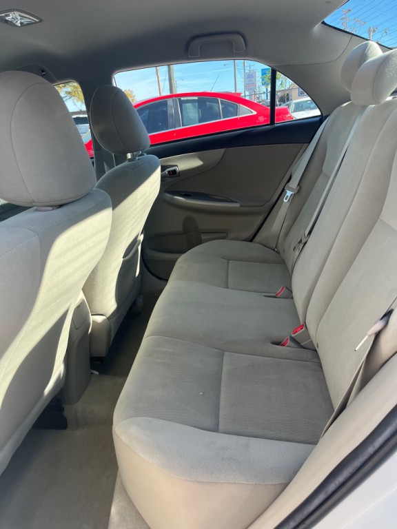 2013 Toyota Corolla Image 15