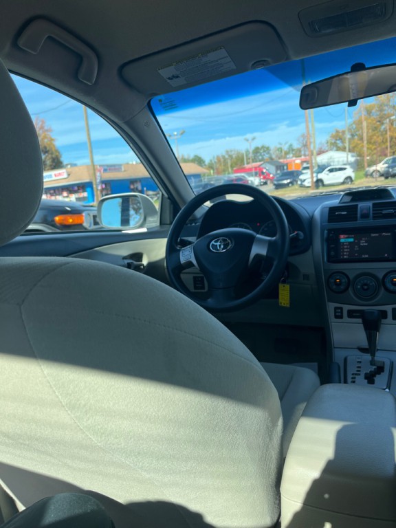 2013 Toyota Corolla Image 17