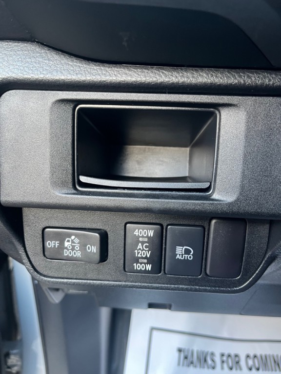 2018 Toyota Tacoma Image 10