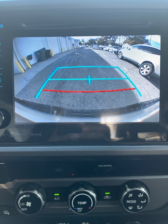 2018 Toyota Tacoma Image 14