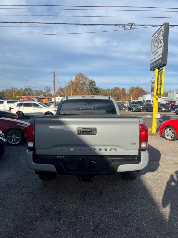 2018 Toyota Tacoma Image 21