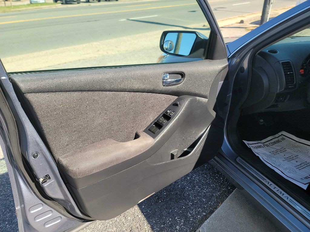 2010 Nissan Altima Image 4