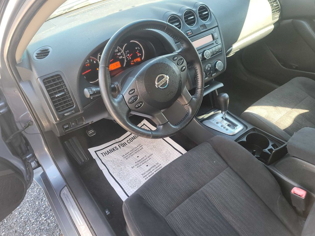 2010 Nissan Altima Image 7