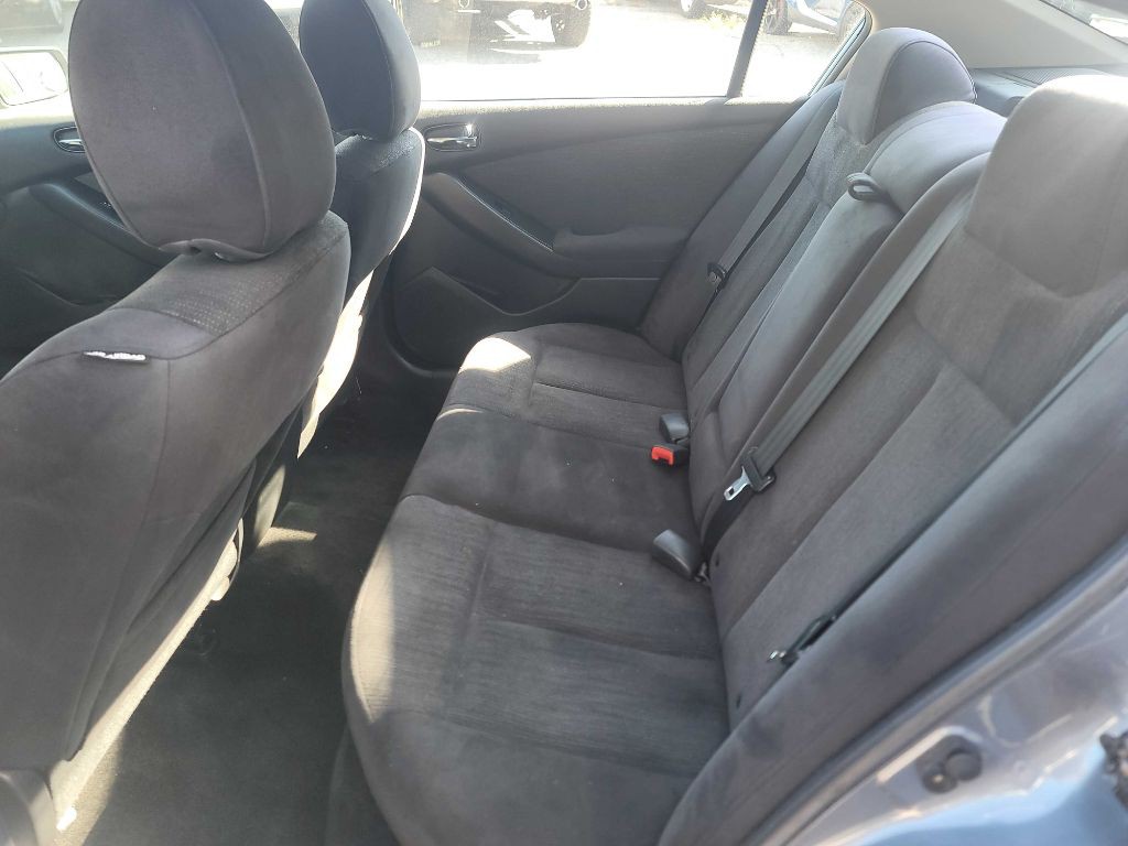 2010 Nissan Altima Image 13