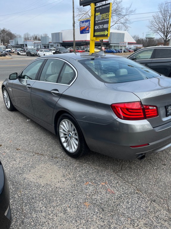 2011 BMW 5 Series Image 4