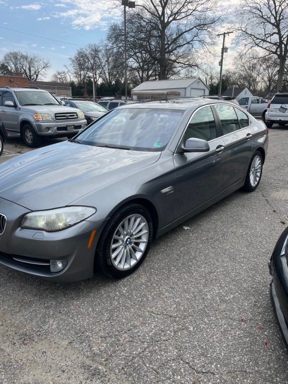 2011 BMW 5 Series Image 5