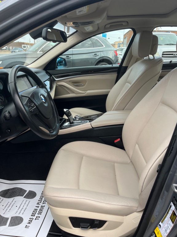 2011 BMW 5 Series Image 8