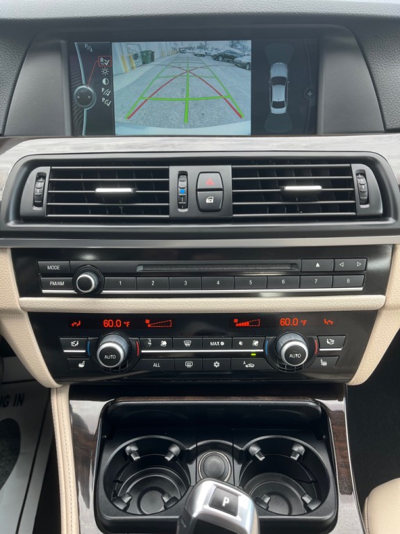 2011 BMW 5 Series Image 11