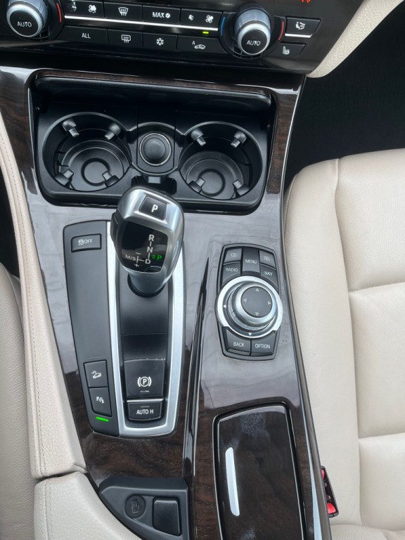 2011 BMW 5 Series Image 13