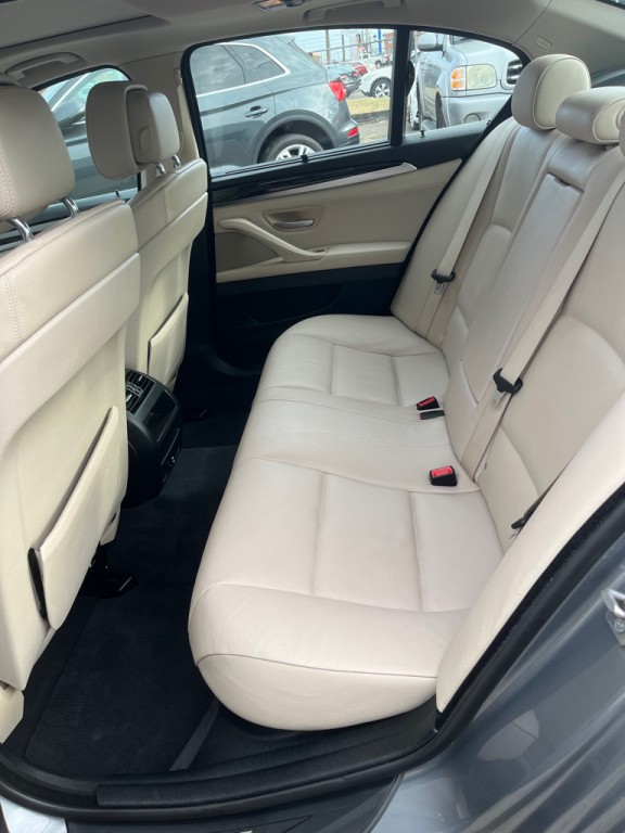 2011 BMW 5 Series Image 18