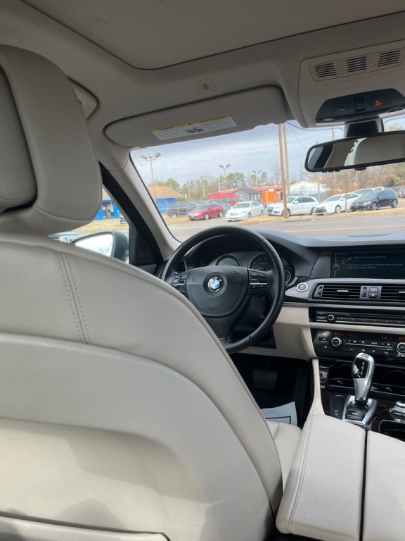 2011 BMW 5 Series Image 22