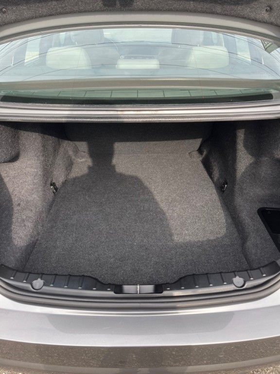 2011 BMW 5 Series Image 23