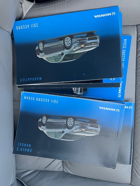 2011 Honda Accord Image 17