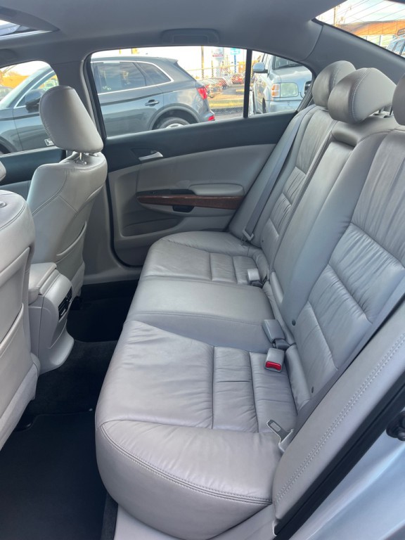 2011 Honda Accord Image 18