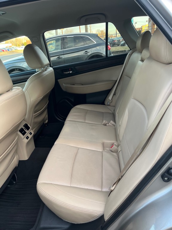 2015 Subaru Outback Image 14