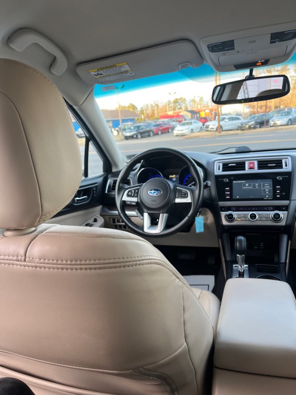 2015 Subaru Outback Image 17