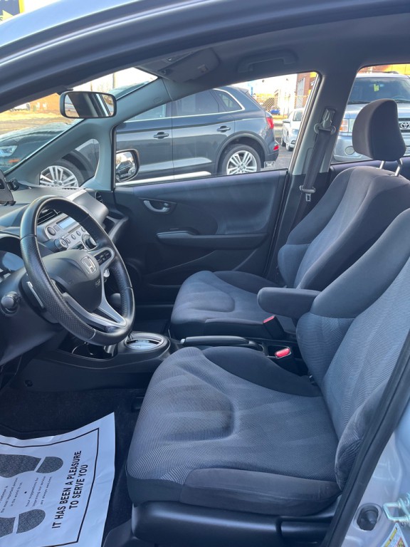 2011 Honda Fit Image 6