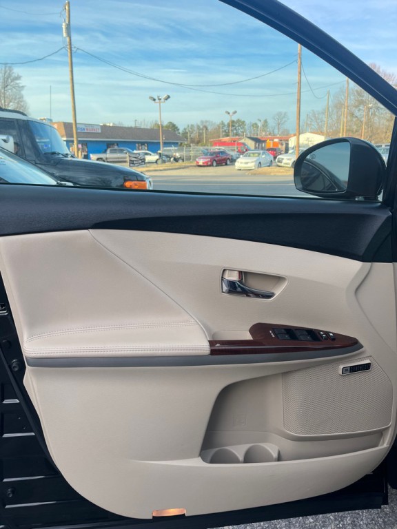 2010 Toyota Venza Image 6