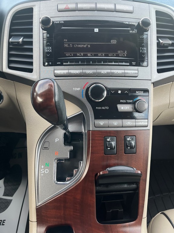 2010 Toyota Venza Image 12