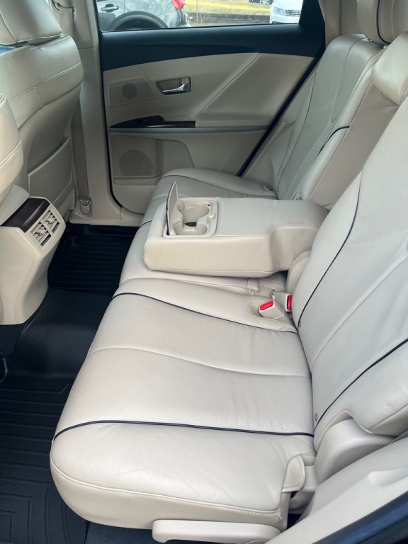 2010 Toyota Venza Image 17