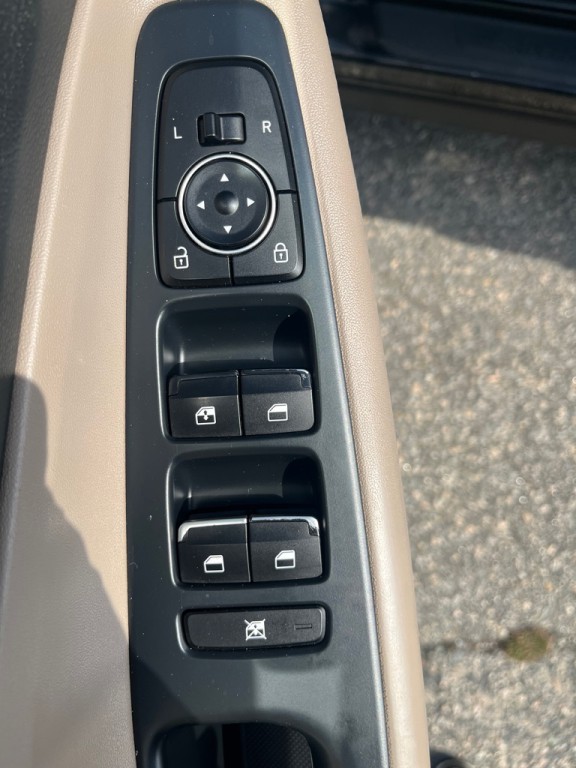 2020 Hyundai Santa Fe Image 6