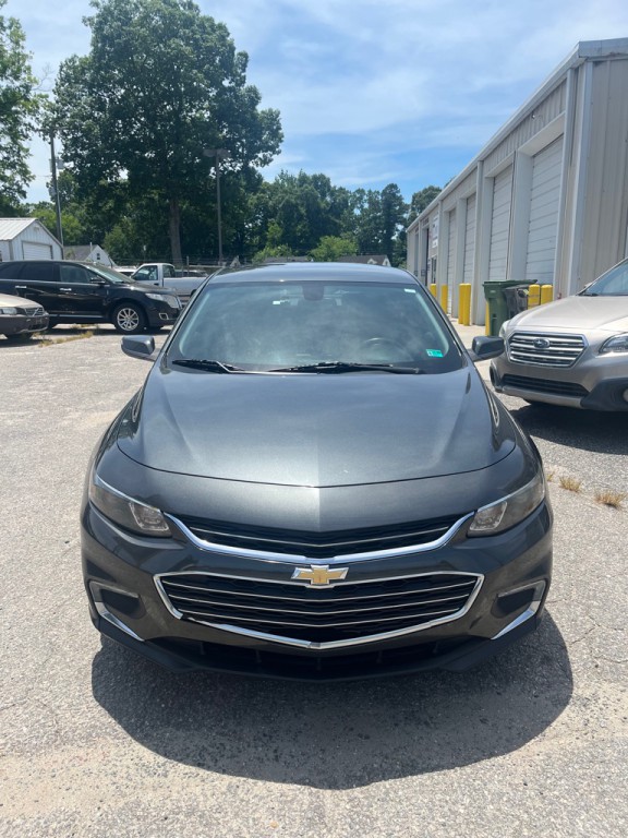 2018 Chevrolet Malibu Image 2