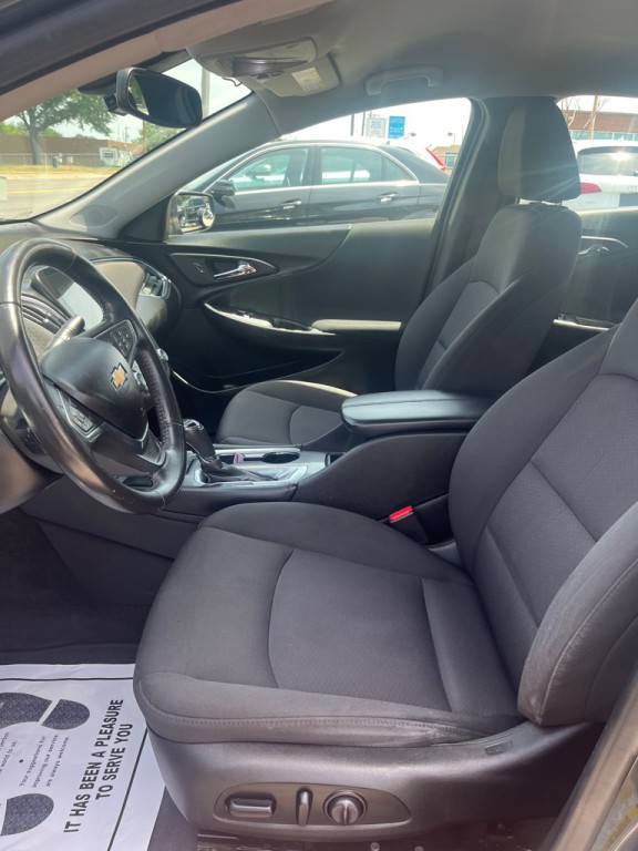 2018 Chevrolet Malibu Image 8