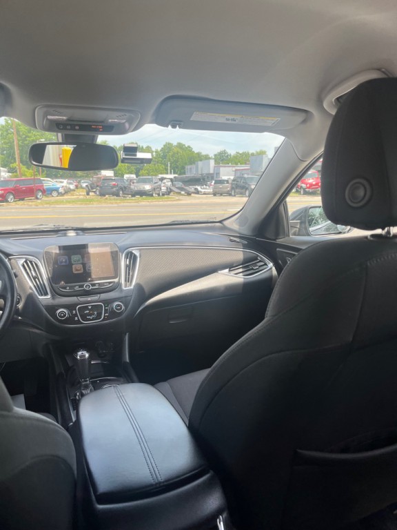 2018 Chevrolet Malibu Image 17