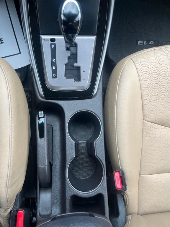 2013 Hyundai Elantra Image 11